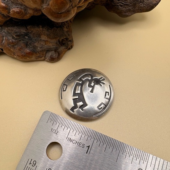 Vintage Native American Oxidized Sterling Hopi Kokopelli Pin. - Picture 4 of 5